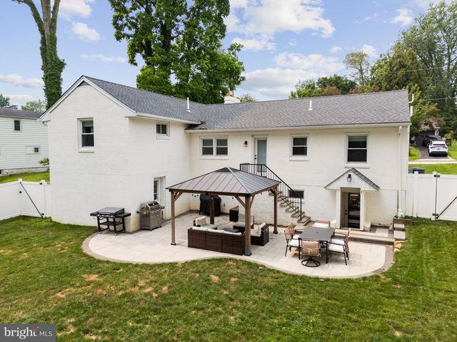 4046 CENTER AVE, Lafayette Hill, PA 19444