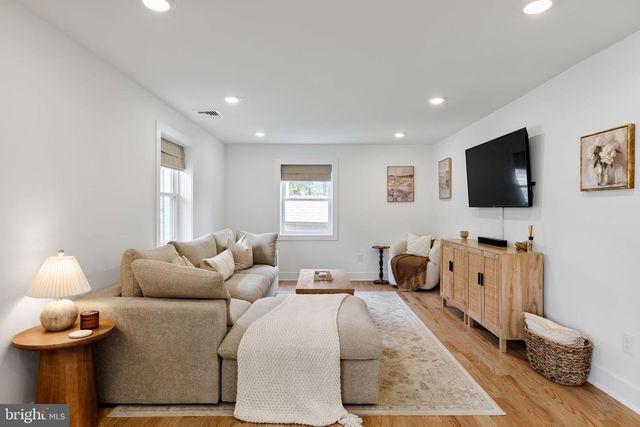 4046 CENTER AVE, Lafayette Hill, PA 19444