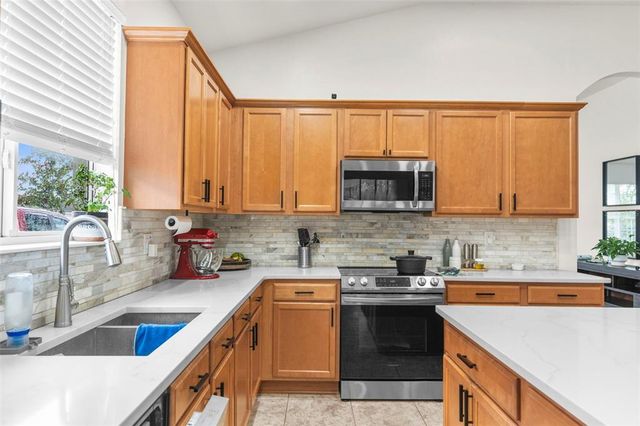 14373 WAKE ROBIN DRIVE, Brooksville, FL 34604