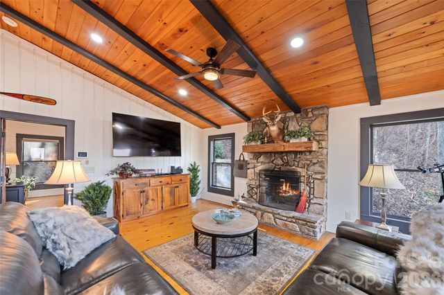 10 Zenith Drive, Waynesville, NC 28785