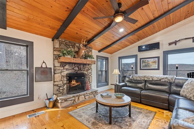 10 Zenith Drive, Waynesville, NC 28785