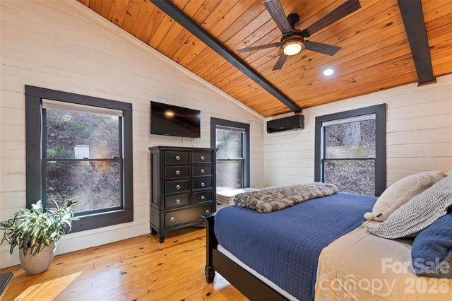 10 Zenith Drive, Waynesville, NC 28785