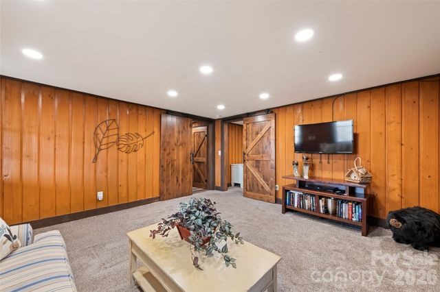 10 Zenith Drive, Waynesville, NC 28785