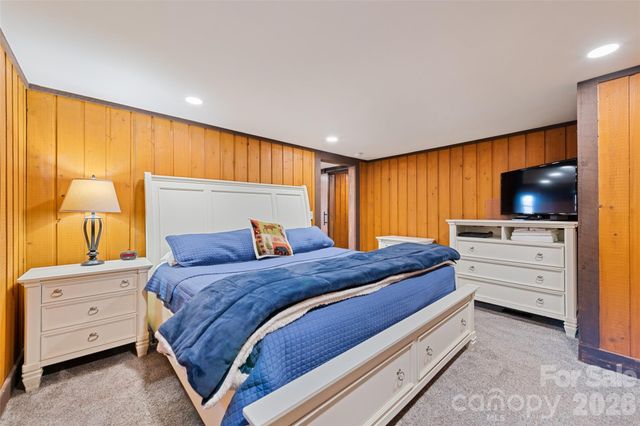 10 Zenith Drive, Waynesville, NC 28785