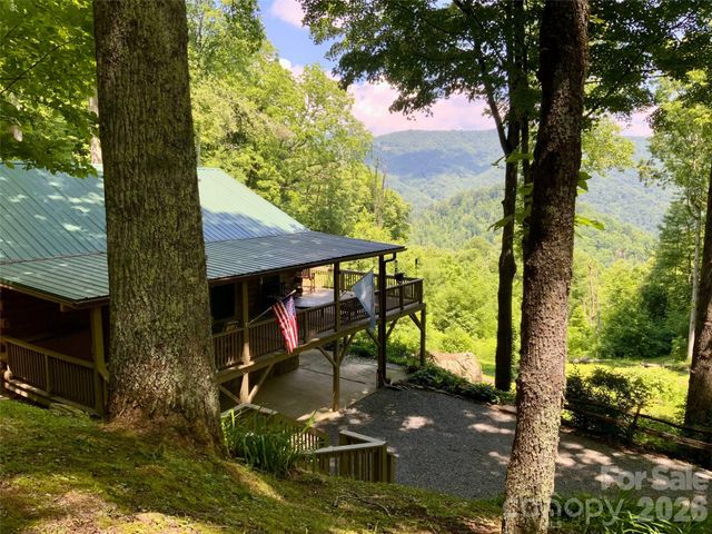 10 Zenith Drive, Waynesville, NC 28785
