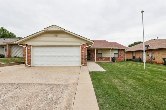 140 Oak Tree Lane, Midwest City, OK 73130