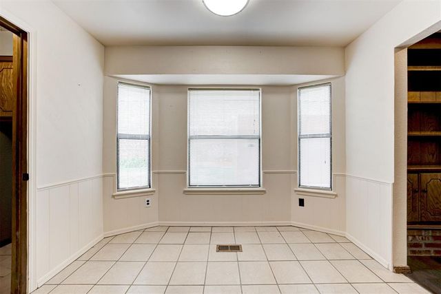 140 Oak Tree Lane, Midwest City, OK 73130