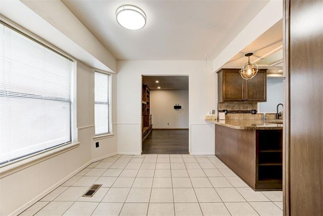 140 Oak Tree Lane, Midwest City, OK 73130