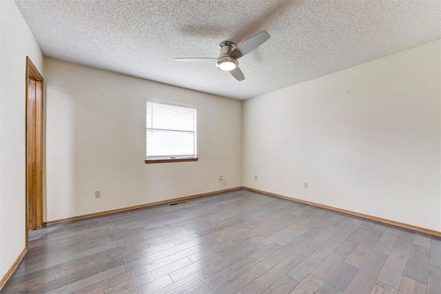 140 Oak Tree Lane, Midwest City, OK 73130