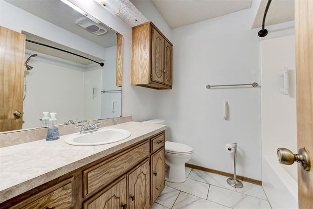 140 Oak Tree Lane, Midwest City, OK 73130