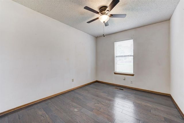 140 Oak Tree Lane, Midwest City, OK 73130