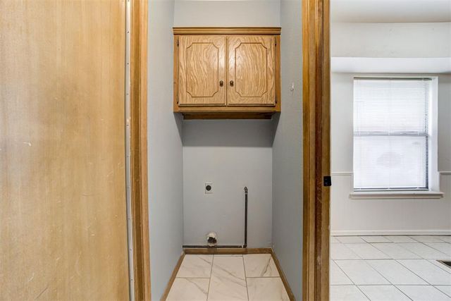 140 Oak Tree Lane, Midwest City, OK 73130