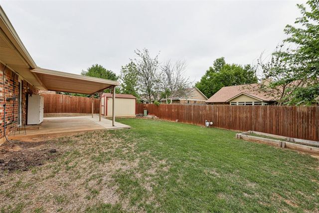 140 Oak Tree Lane, Midwest City, OK 73130