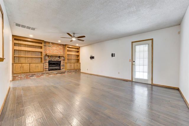 140 Oak Tree Lane, Midwest City, OK 73130