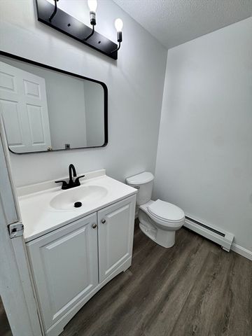 17 Bassett A, Lowell, MA 01852