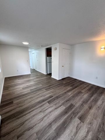 17 Bassett A, Lowell, MA 01852