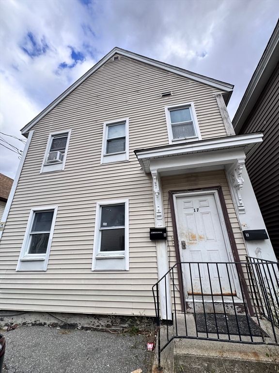 17 Bassett A, Lowell, MA 01852