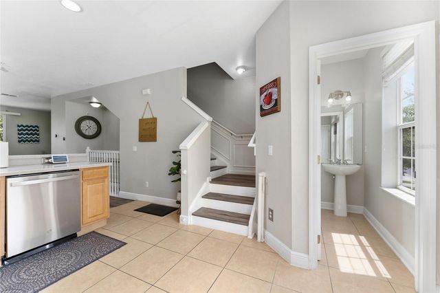 5026 TIDEVIEW CIRCLE 17, Orlando, FL 32819