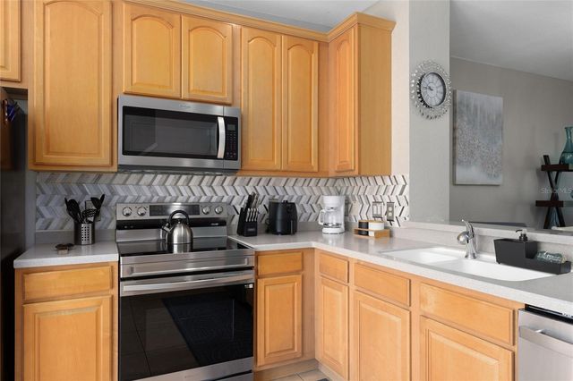 5026 TIDEVIEW CIRCLE 17, Orlando, FL 32819