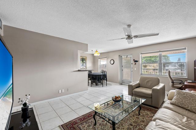 227 Dorchester J, West Palm Beach, FL 33417