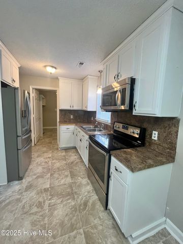 101 Southridge Drive, Greenville, NC 27858