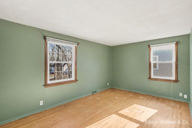 4732 Foxcroft Avenue NW, Comstock Park, MI 49321