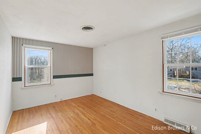 4732 Foxcroft Avenue NW, Comstock Park, MI 49321