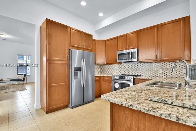 8354 NW 39th Ct 8354, Cooper City, FL 33024