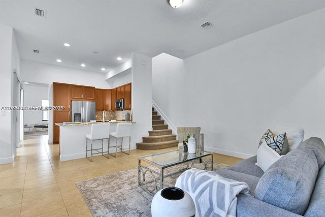 8354 NW 39th Ct 8354, Cooper City, FL 33024