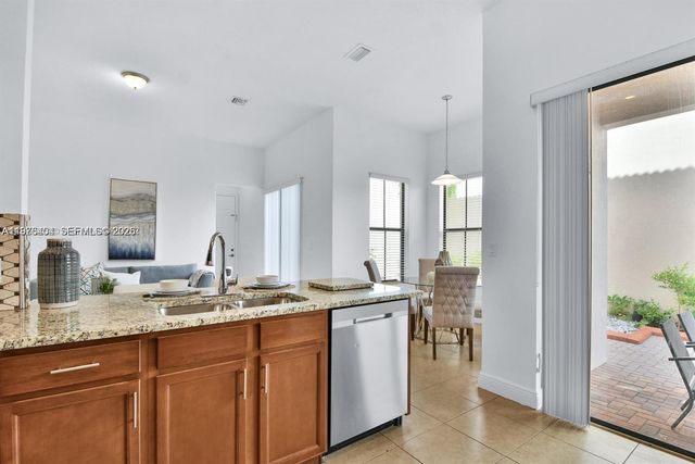 8354 NW 39th Ct 8354, Cooper City, FL 33024