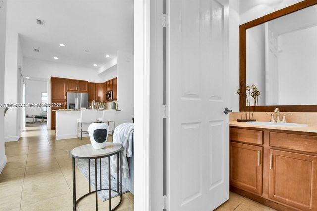 8354 NW 39th Ct 8354, Cooper City, FL 33024