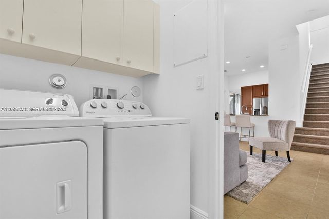 8354 NW 39th Ct 8354, Cooper City, FL 33024