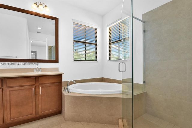 8354 NW 39th Ct 8354, Cooper City, FL 33024