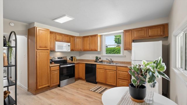 4027 N Post St, Spokane, WA 99205