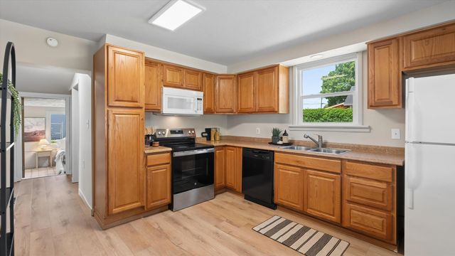 4027 N Post St, Spokane, WA 99205