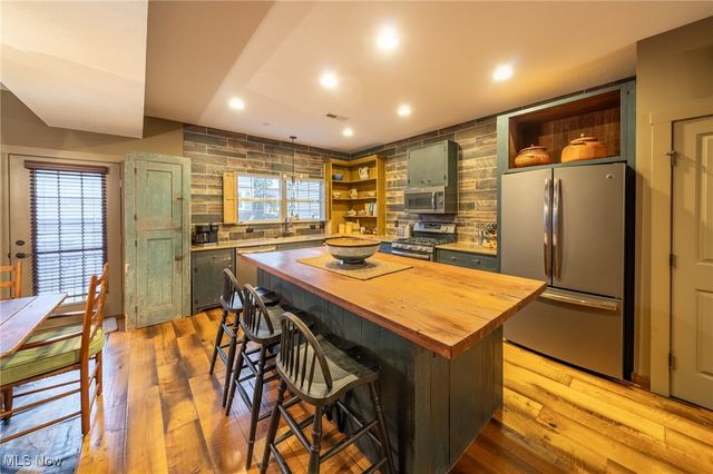 38071 Euclid Avenue 2, Willoughby, OH 44094