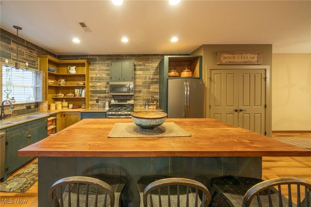 38071 Euclid Avenue 2, Willoughby, OH 44094