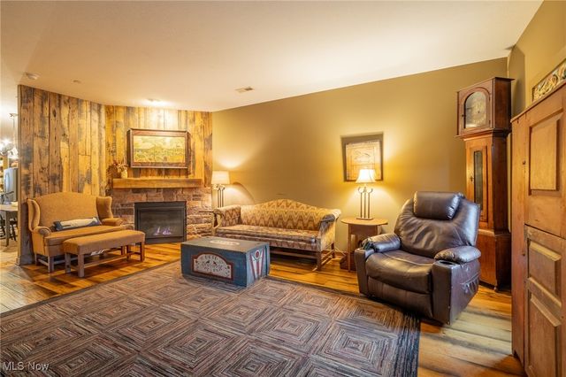 38071 Euclid Avenue 2, Willoughby, OH 44094