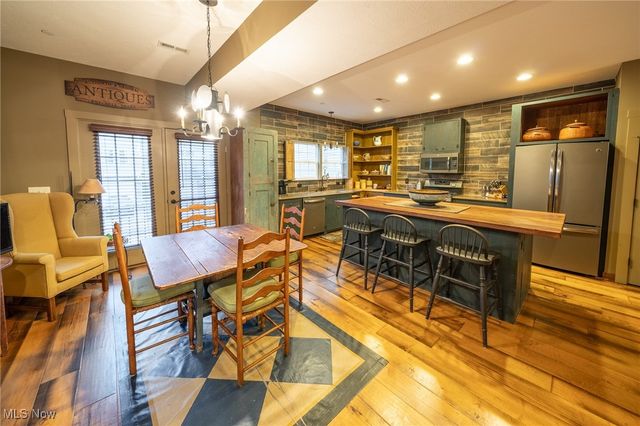 38071 Euclid Avenue 2, Willoughby, OH 44094