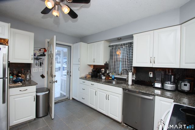 3 Whitlock Avenue, Bethel, CT 06801