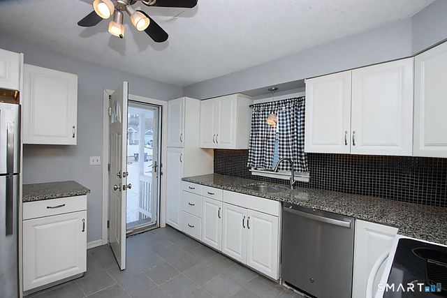 3 Whitlock Avenue, Bethel, CT 06801