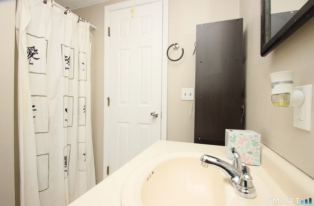 3 Whitlock Avenue, Bethel, CT 06801