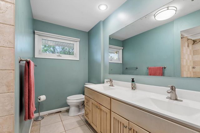 571 26th Avenue Court, East Moline, IL 61244