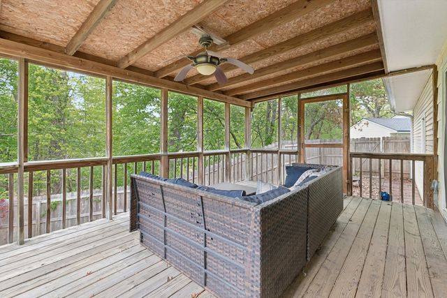 571 26th Avenue Court, East Moline, IL 61244