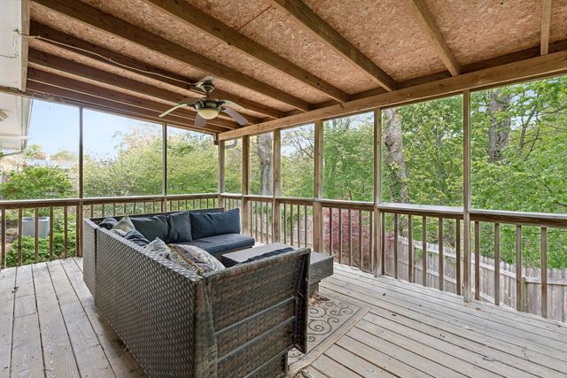 571 26th Avenue Court, East Moline, IL 61244