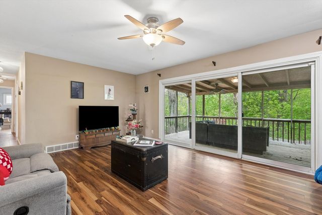 571 26th Avenue Court, East Moline, IL 61244