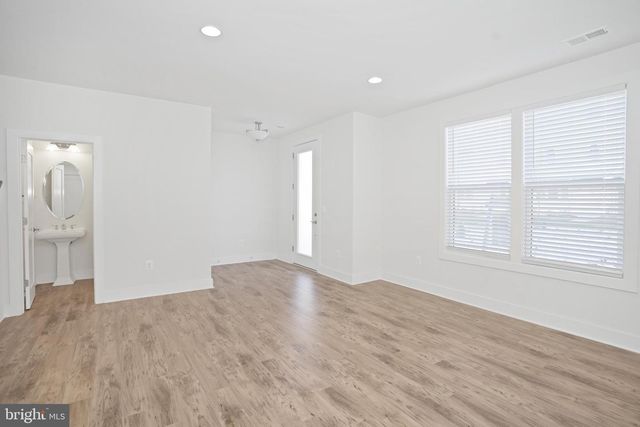 44734 ROOSEVELT SQ, Ashburn, VA 20147