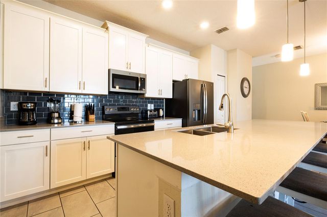 356 OCEAN COURSE AVENUE, Davenport, FL 33896