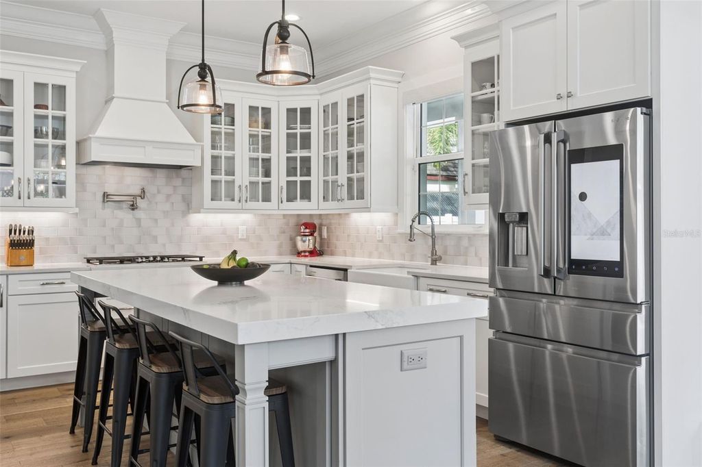 Image 13 of property listing at 2509 W PALM DRIVE, Tampa, FL 33629