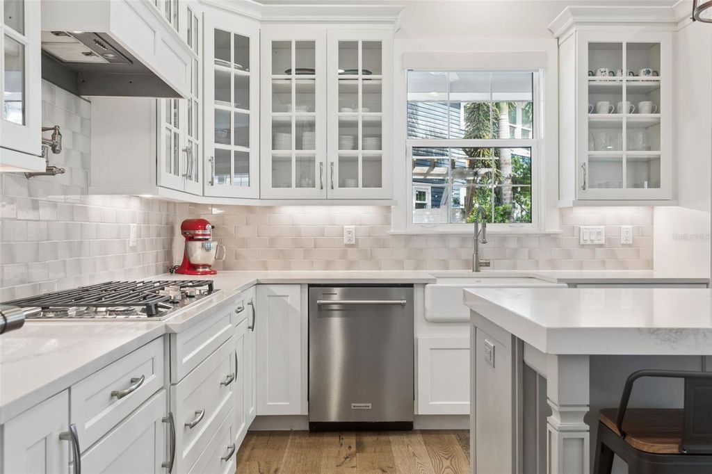 Image 14 of property listing at 2509 W PALM DRIVE, Tampa, FL 33629